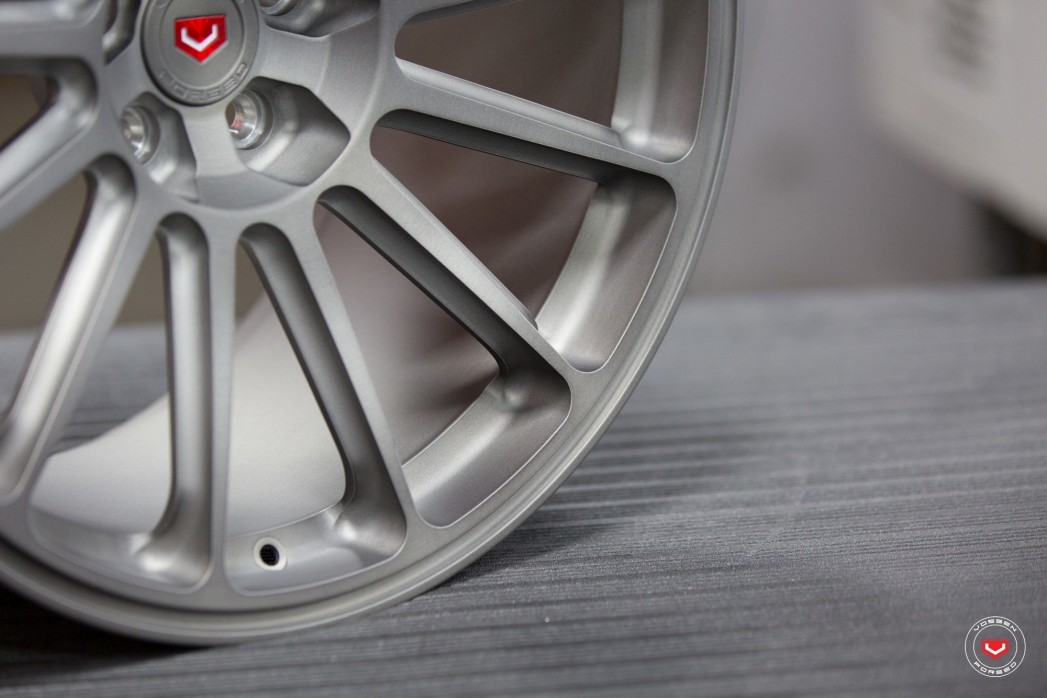 Vossen cv3 на авто. Литье воссен 20. Dotz диски cv3. Vossen bandajner13. Vossen cv3 черные.